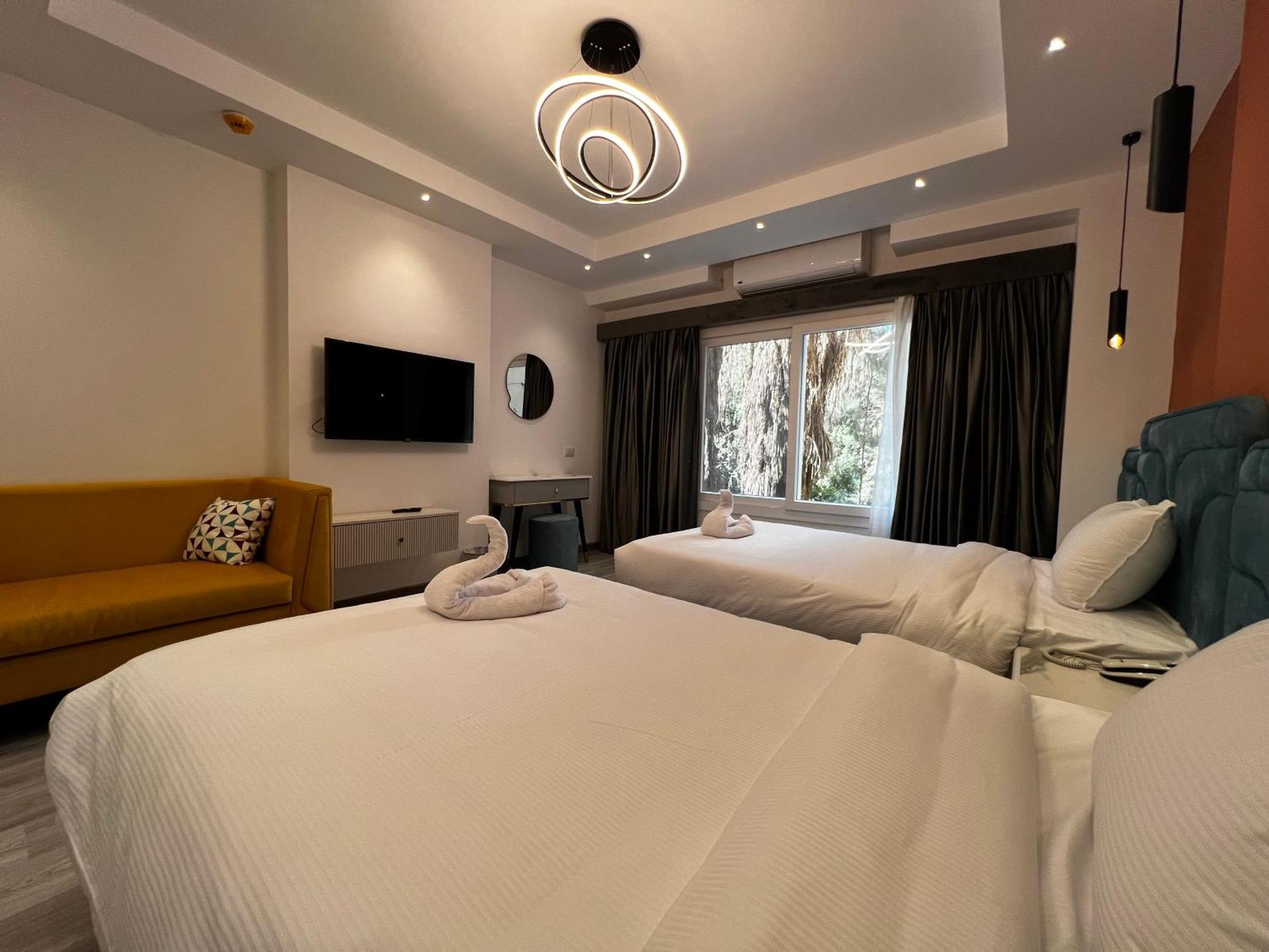 Onyx Pyramids Boutique Hotel Al Kawm al Akhdar Exterior photo