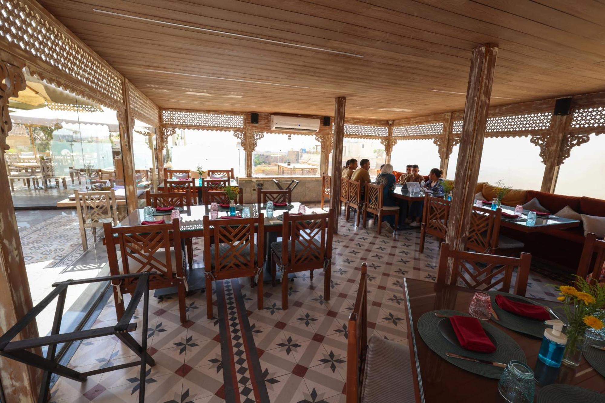 Onyx Pyramids Boutique Hotel Al Kawm al Akhdar Exterior photo
